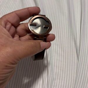 gucci women watch used like new
